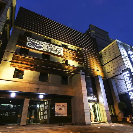 Hotel27